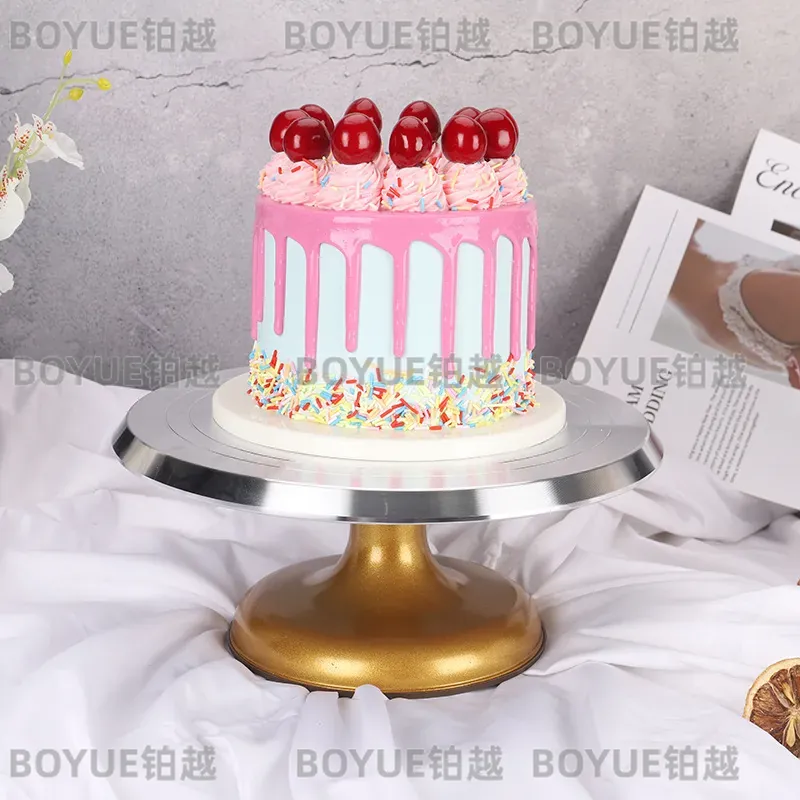 Support tournant pour gâteaux  - Kitchen Baking Table avis et prix